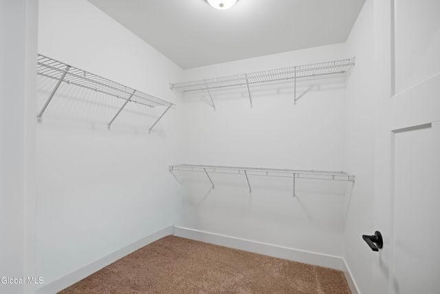 8 Royal Court, Colonie, NY 12047