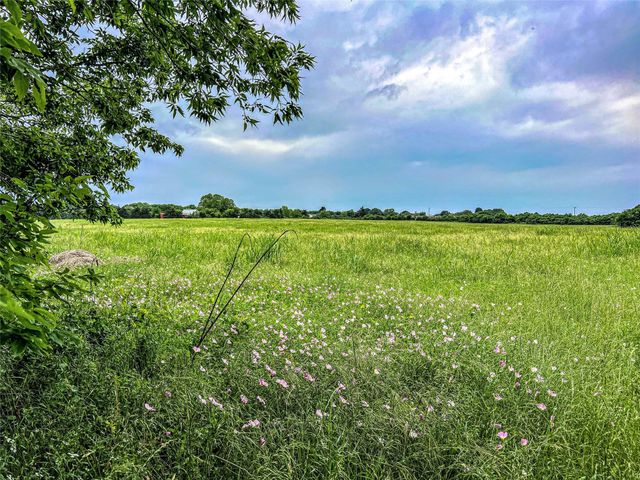 006 Schroeder Rd, Brenham, TX 77435