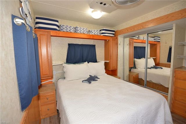 3665 Sandpiper RD # 222, Virginia Beach, VA 23456