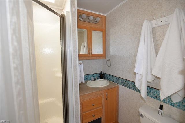 3665 Sandpiper RD # 222, Virginia Beach, VA 23456