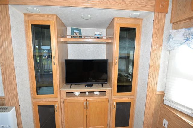 3665 Sandpiper RD # 222, Virginia Beach, VA 23456