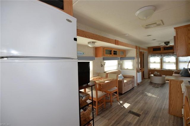 3665 Sandpiper RD # 222, Virginia Beach, VA 23456