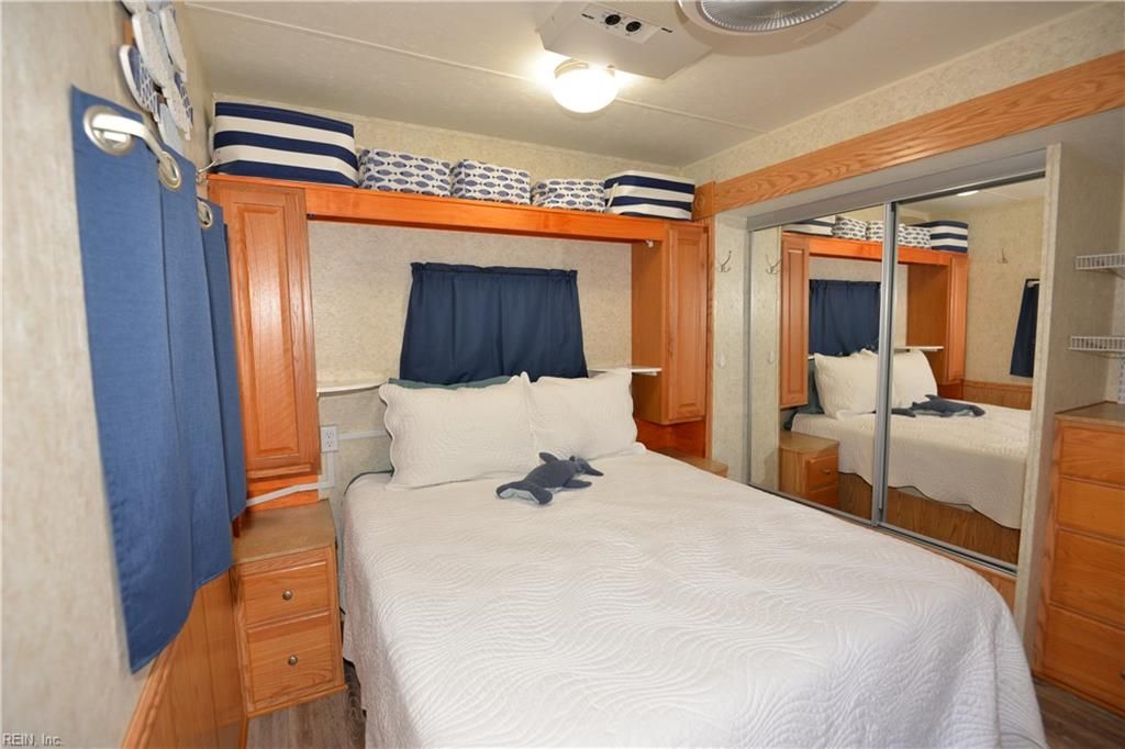 3665 Sandpiper RD # 222, Virginia Beach, VA 23456