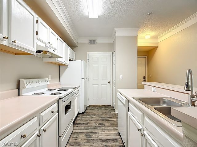 11490 Villa Grand 205, Fort Myers, FL 33913