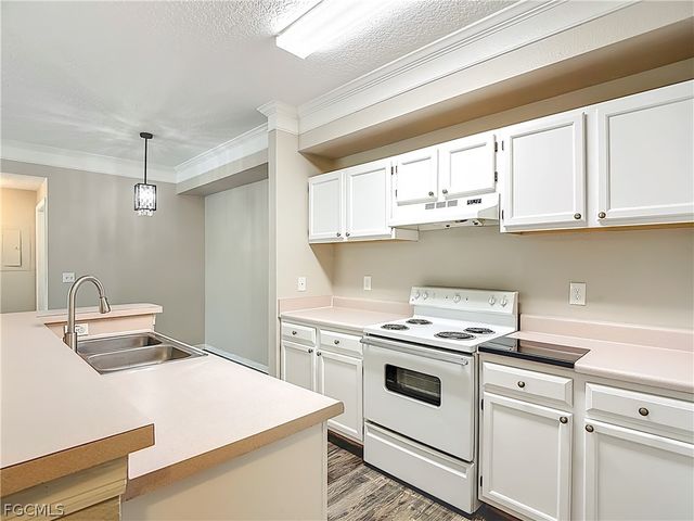 11490 Villa Grand 205, Fort Myers, FL 33913
