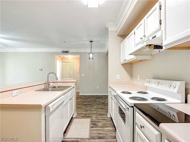 11490 Villa Grand 205, Fort Myers, FL 33913