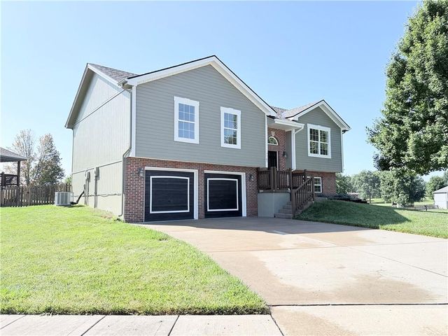 1101 E 18th Street, Kearney, MO 64060