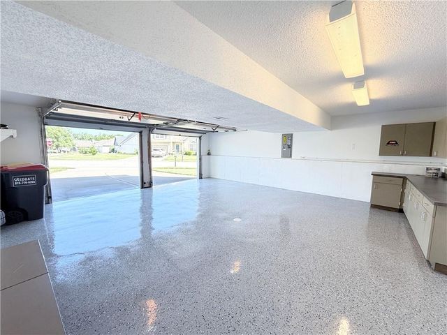 1101 E 18th Street, Kearney, MO 64060