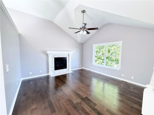 1101 E 18th Street, Kearney, MO 64060