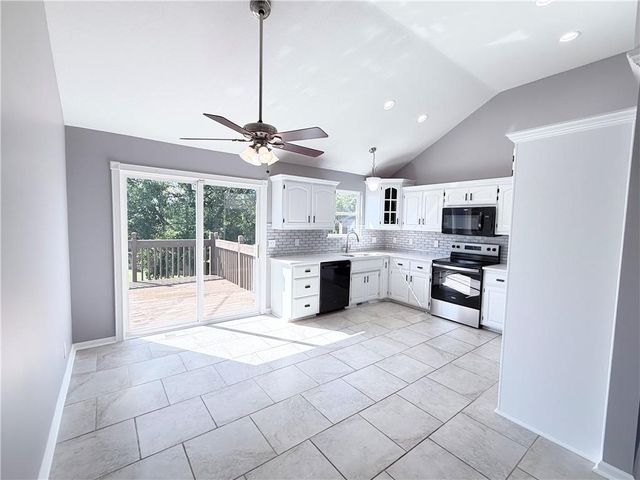 1101 E 18th Street, Kearney, MO 64060