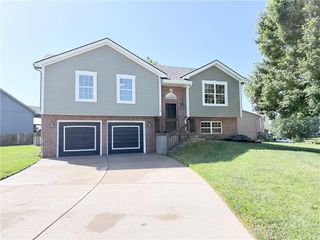 1101 E 18th Street, Kearney, MO 64060