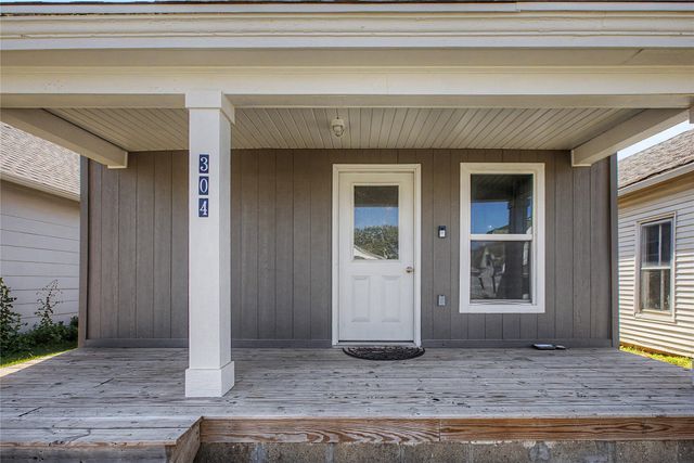 304 N Elm Street, Creston, IA 50801