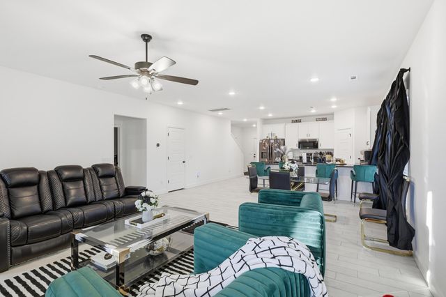 306 Sophia Jane Lane, Duenweg, MO 64841