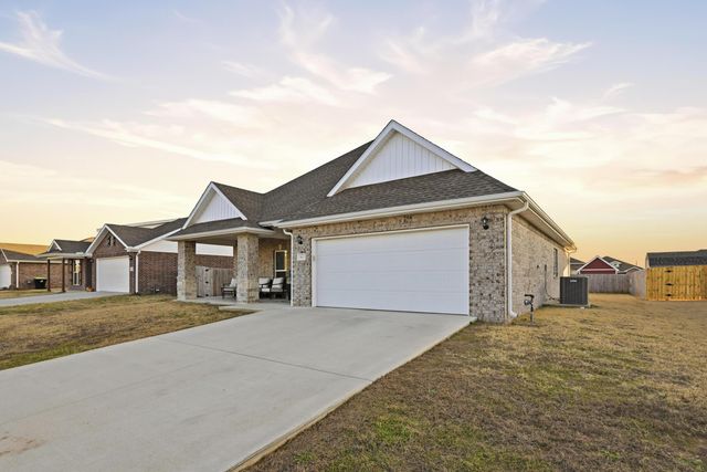 306 Sophia Jane Lane, Duenweg, MO 64841