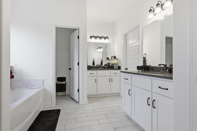 306 Sophia Jane Lane, Duenweg, MO 64841