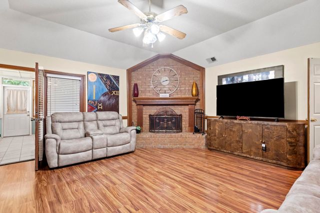 8251 RIVER CREEK CV, Memphis, TN 38016