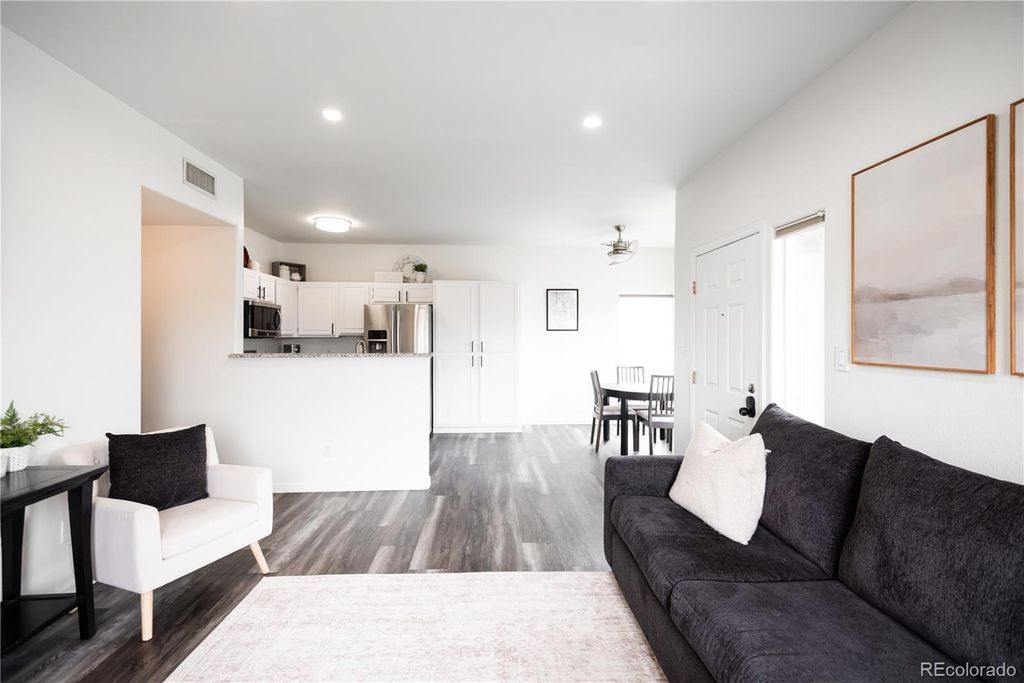 3727 Cactus Creek Court 104, Highlands Ranch, CO 80126