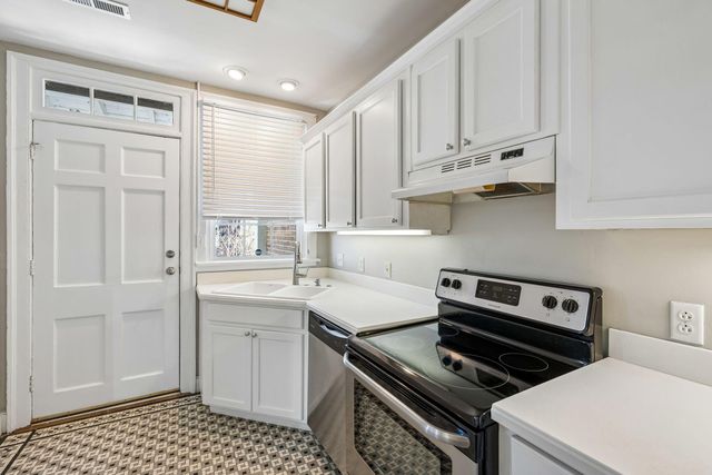 212 Calhoun Street C, Charleston, SC 29401