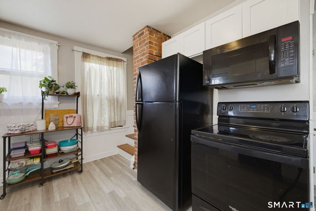 154 Cooper Hill Street 154, Manchester, CT 06040