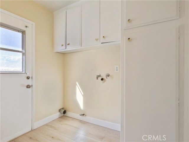 15354 Runnymede Street, Van Nuys (los Angeles), CA 91406