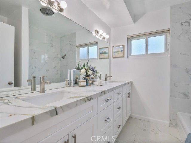 15354 Runnymede Street, Van Nuys (los Angeles), CA 91406