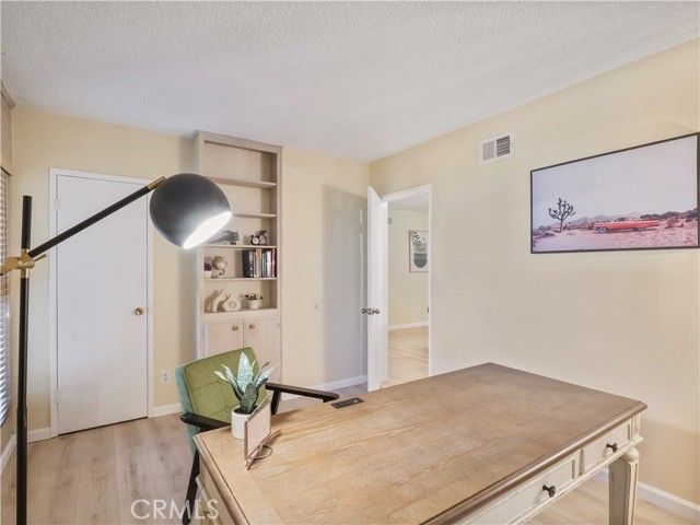 15354 Runnymede Street, Van Nuys (los Angeles), CA 91406