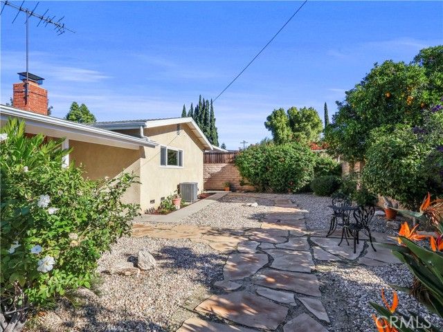 15354 Runnymede Street, Van Nuys (los Angeles), CA 91406