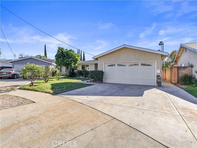15354 Runnymede Street, Van Nuys (los Angeles), CA 91406