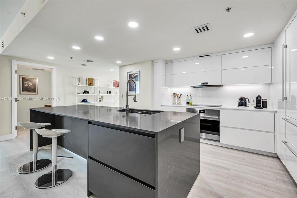 665 NE 25th St 2301, Miami, FL 33137