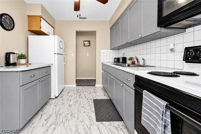 30 Desert Candle CIR, Lehigh Acres, FL 33936