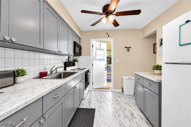 30 Desert Candle CIR, Lehigh Acres, FL 33936