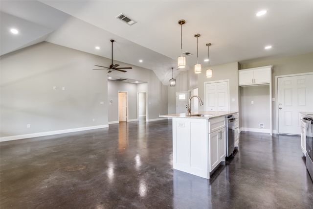 2909 Blue Heron Circle, Mt Pleasant, TX 75455