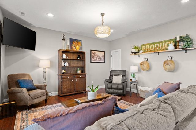 546 Buttermilk Springs, Galena, MO 65656