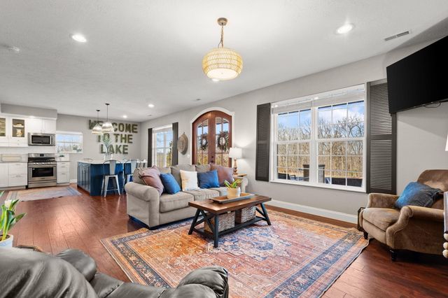 546 Buttermilk Springs, Galena, MO 65656