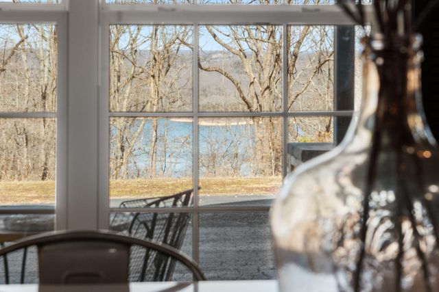 546 Buttermilk Springs, Galena, MO 65656