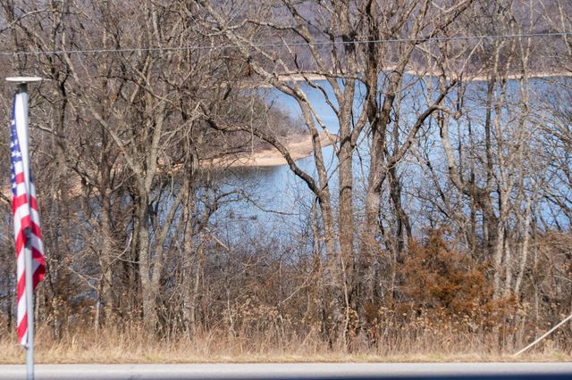 546 Buttermilk Springs, Galena, MO 65656