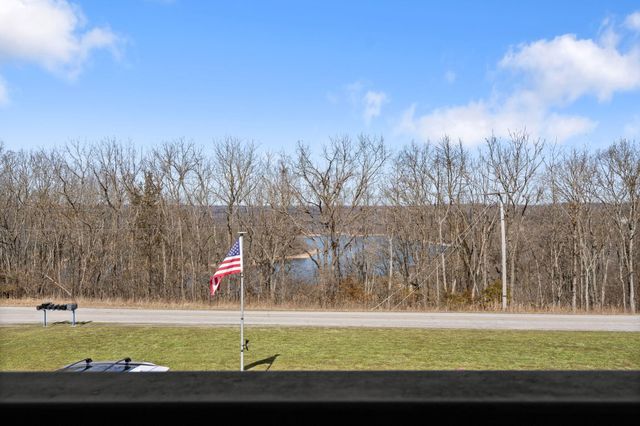 546 Buttermilk Springs, Galena, MO 65656