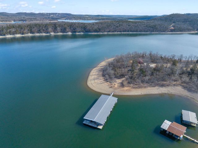 546 Buttermilk Springs, Galena, MO 65656