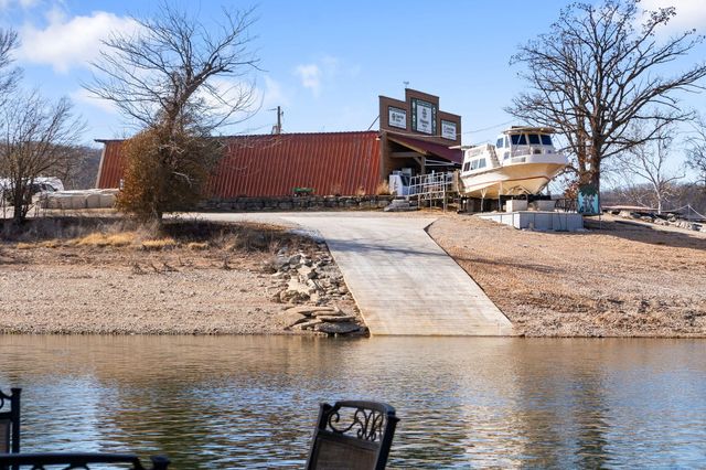 546 Buttermilk Springs, Galena, MO 65656