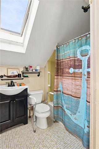 60 Charles Street, Bristol, RI 02809