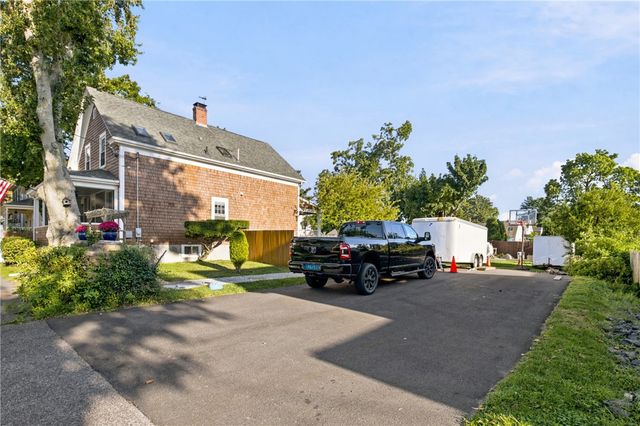 60 Charles Street, Bristol, RI 02809