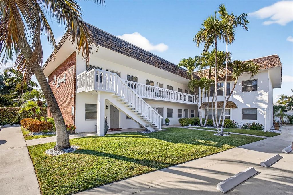 201 Inlet Way, Palm Beach Shores, FL 33404