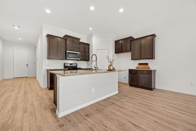 1088 Clearwood Drive, Montgomery, TX 77316