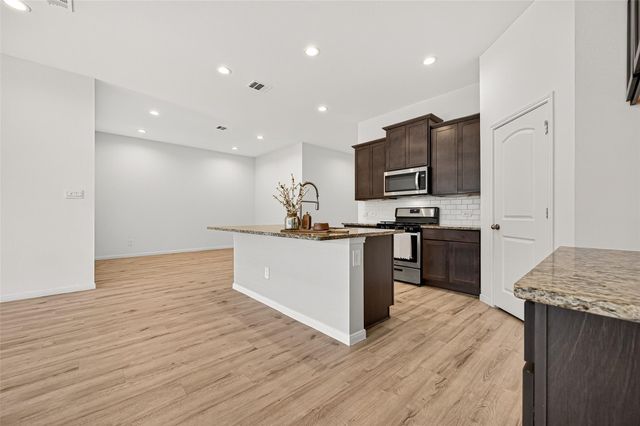 1088 Clearwood Drive, Montgomery, TX 77316