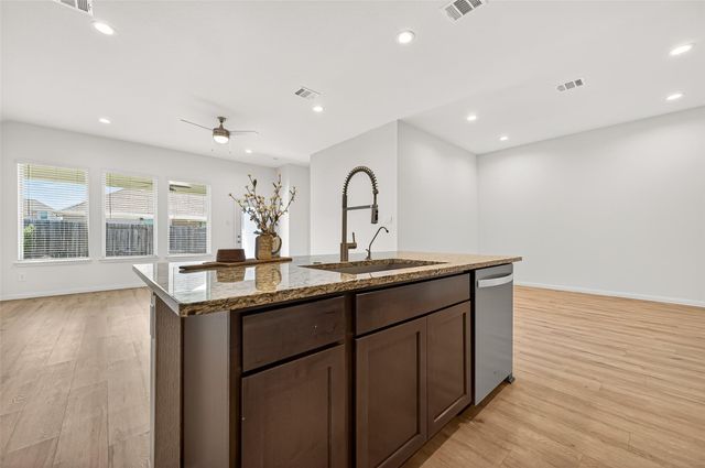 1088 Clearwood Drive, Montgomery, TX 77316