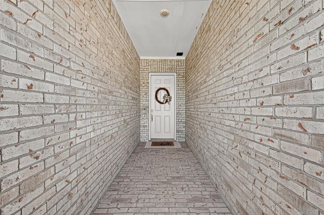 1088 Clearwood Drive, Montgomery, TX 77316