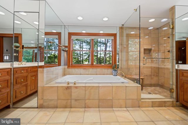 3021 BENNETT POINT RD, Queenstown, MD 21658