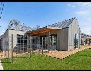 1021 Nomass Street, Dallas, TX 75212