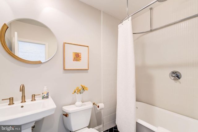 1135 C ST NE, Washington, DC 20002