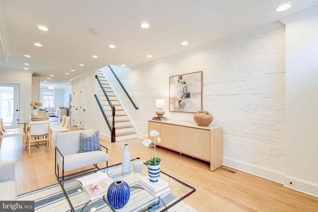 1135 C ST NE, Washington, DC 20002